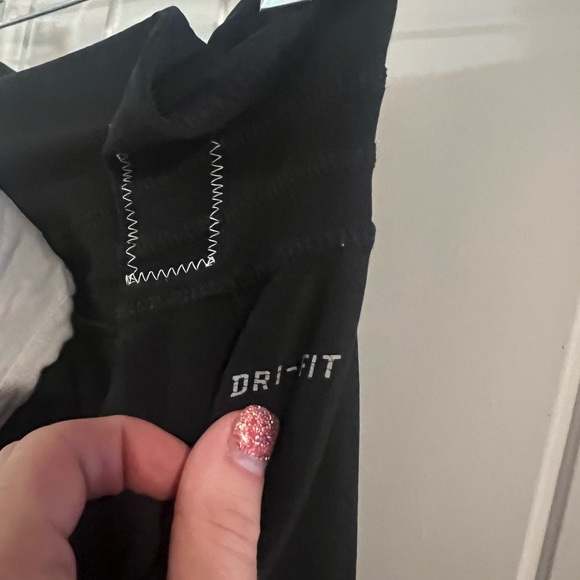 Womens Nike Dri Fit Capri Leggings Size Medium - Picture 5 of 5